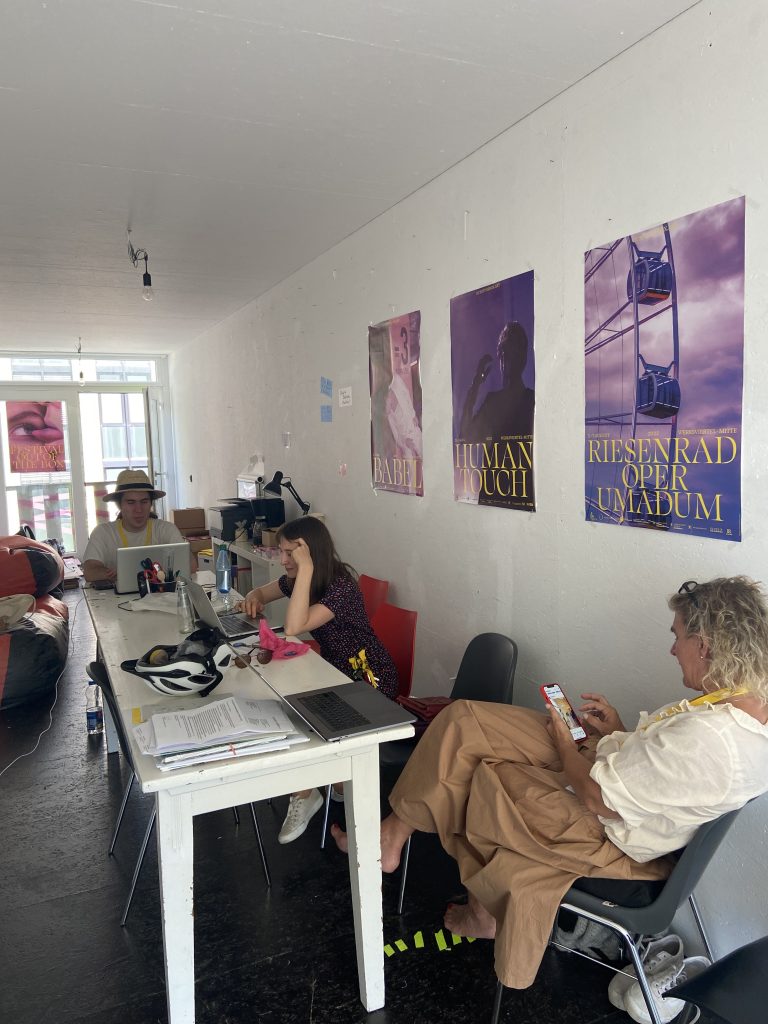 Büro mit Plakaten Festival Out Of the Box 2022